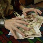 Кольчугинские полицейские задержали подозреваемую в особо крупном мошенничестве