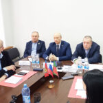 К главе администрации были вопросы